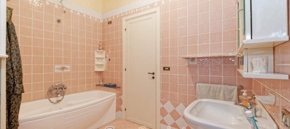 Вилла с 5 комнатами в Cutrofiano, Италия № 230508 4