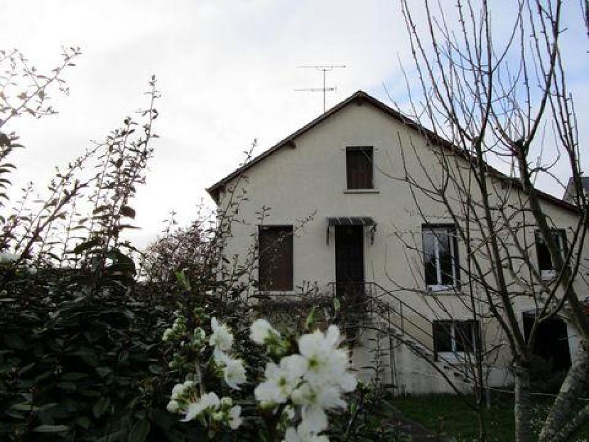 4 bedrooms House in Poitiers, France No. 30202
