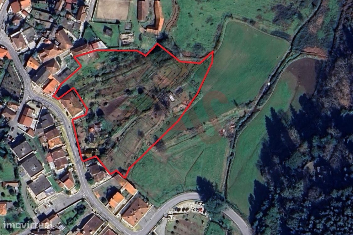 Terrain à Lousada, Portugal 24300m² No. 45662