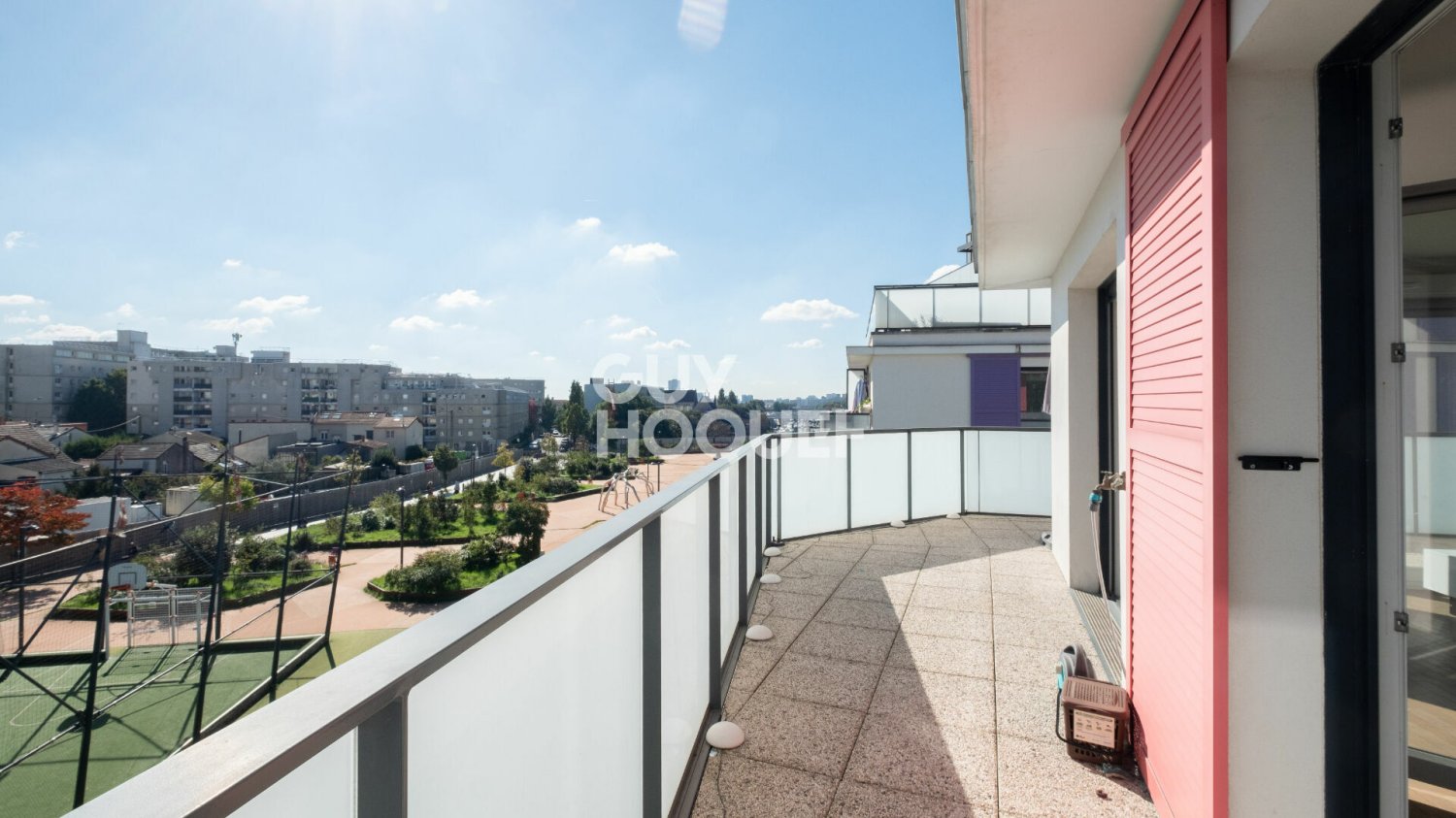 Квартира с 3 спальнями в Роменвиль, Франция № 167844