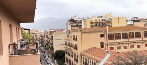 5-Zimmer Wohnung in Palermo, Italy, Nr. 51357 2