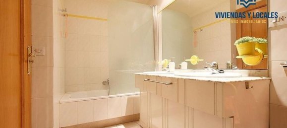 5 bedrooms Apartment in Granada, Spain No. 180185 16