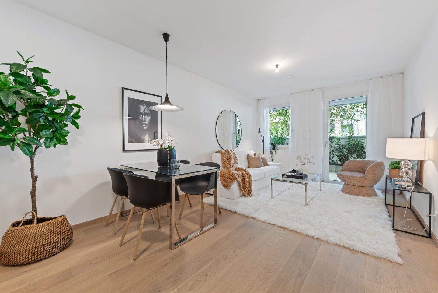 2غرفة شقة في Dobling, Austria رقم 242615