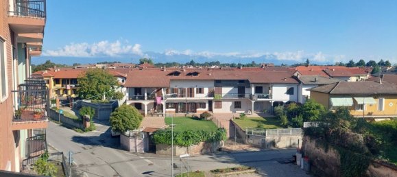 3 bedrooms Apartment in Montanaro, Italy No. 372091 3