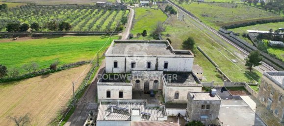 10 rooms Building in Sanarica, Italy No. 105876 4