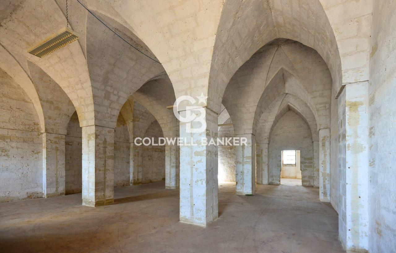 10 rooms Building in Sanarica, Italy No. 105876