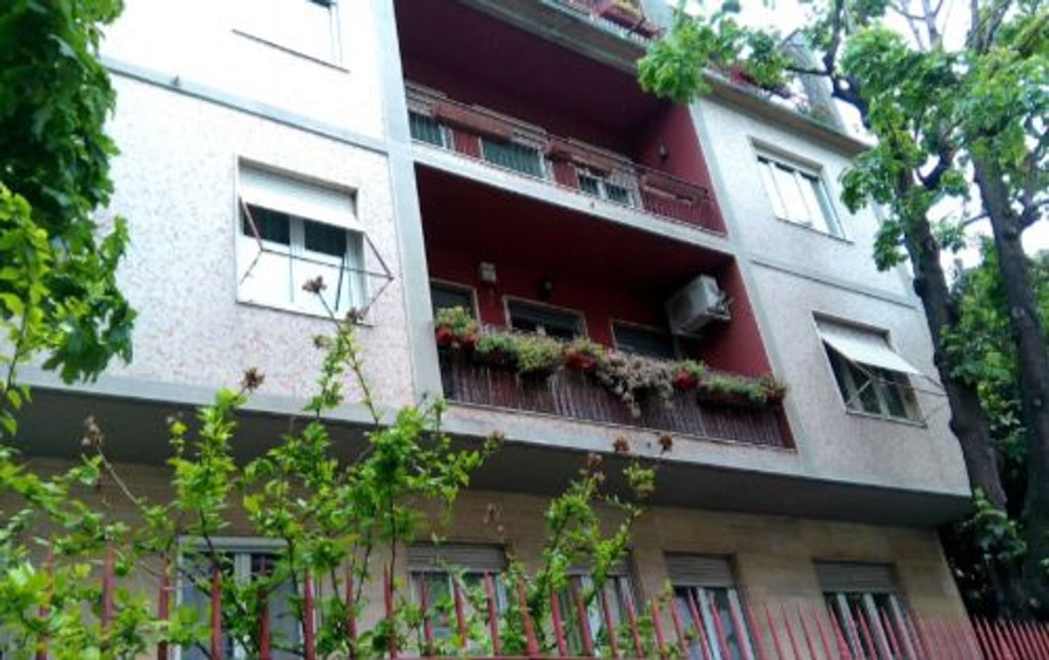 5 rooms Apartment in Milan, Italy No. 245423