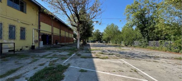 Gewerbliche Immobilie in Pinerolo, Italy 2150m², Nr. 332615 11