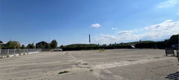 Gewerbliche Immobilie in Pinerolo, Italy 2150m², Nr. 332615 8
