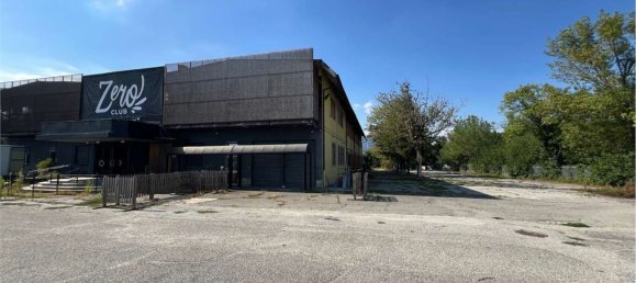 Gewerbliche Immobilie in Pinerolo, Italy 2150m², Nr. 332615 6