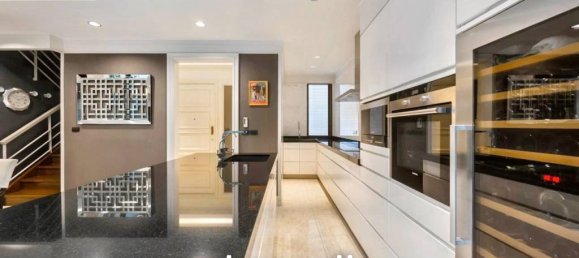 2 bedrooms Bungalow in Bangkok, Thailand No. 23463 8