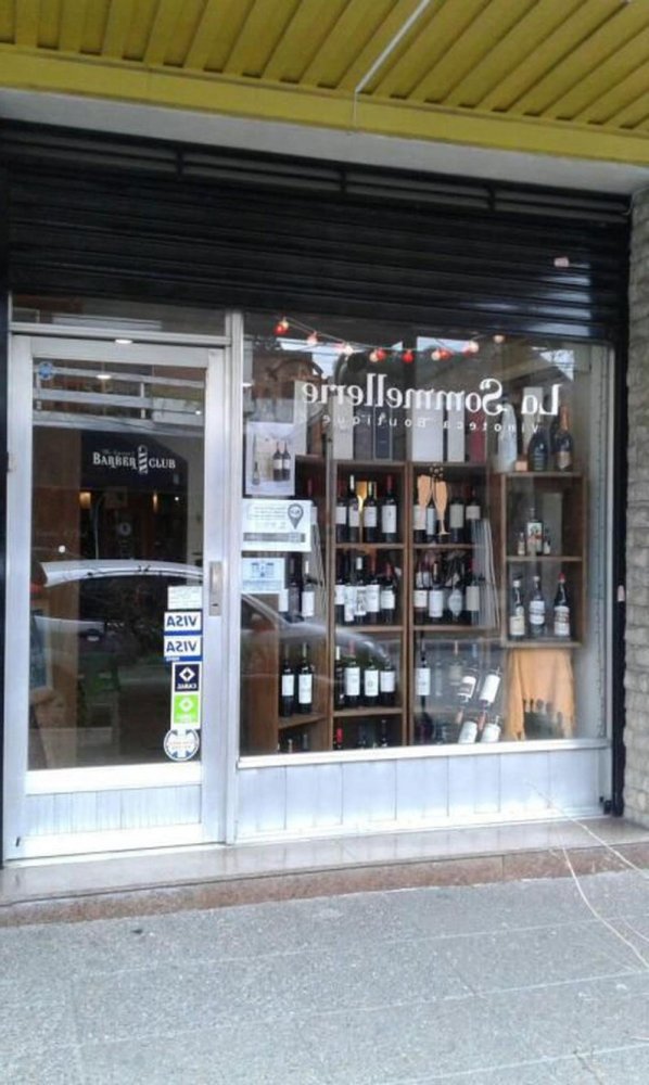 25m² Commercial property in Tres de Febrero, Argentina No. 27685