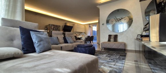 Дом с 3 комнатами в Трескоре Бальнеарио, Италия № 174220 2