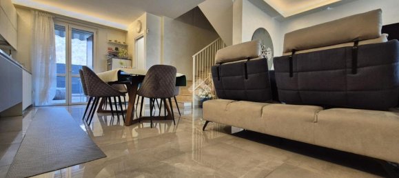 Дом с 3 комнатами в Трескоре Бальнеарио, Италия № 174220 10