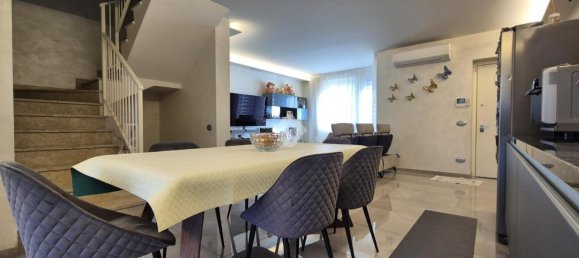 Дом с 3 комнатами в Трескоре Бальнеарио, Италия № 174220 15