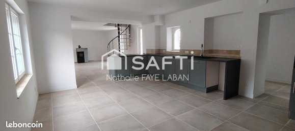 3 bedrooms House in Chatellerault, France No. 343844 2