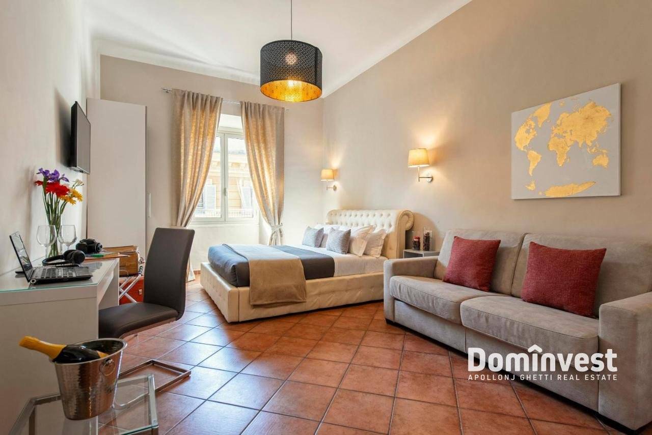 Edificio de 3 habitaciónes en Rome, Italy No. 118086