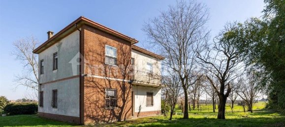 4 Schlafzimmer Haus in Bagnacavallo, Italy, Nr. 15650 3