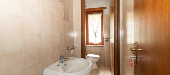 3غرفة عقار تجاري في Orbassano, Italy رقم 81765 13