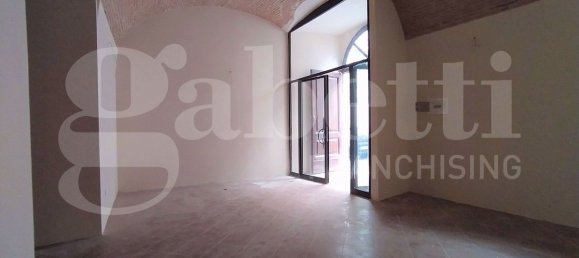 70m² Commercial property in L'Aquila, Italy No. 8916 7