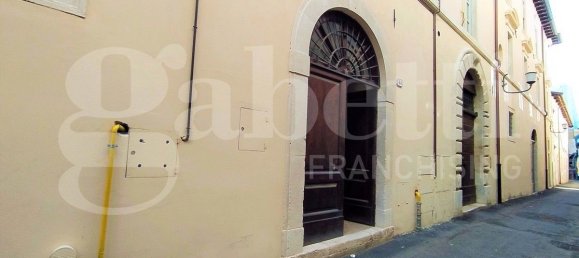 70m² Commercial property in L'Aquila, Italy No. 8916 5