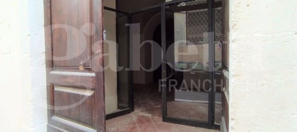 70m² Commercial property in L'Aquila, Italy No. 8916 6