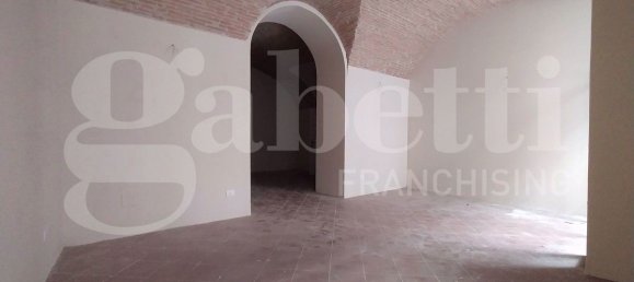70m² Commercial property in L'Aquila, Italy No. 8916 12