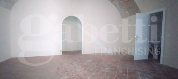 70m² Commercial property in L'Aquila, Italy No. 8916 9