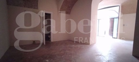 70m² Commercial property in L'Aquila, Italy No. 8916 8