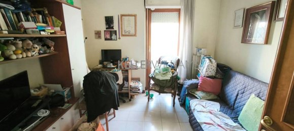 4 bedrooms Apartment in Rome, Italy No. 372914 12