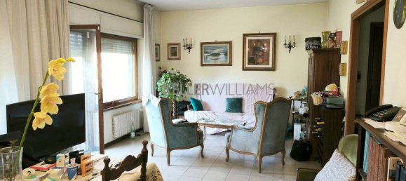 4 bedrooms Apartment in Rome, Italy No. 372914 2
