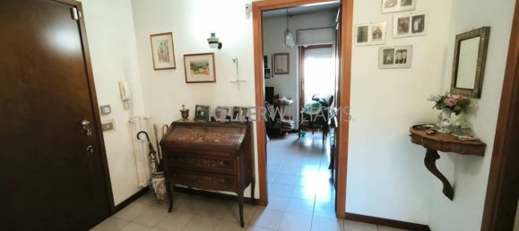 4 bedrooms Apartment in Rome, Italy No. 372914 16