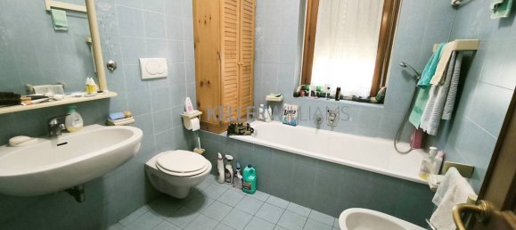 4 bedrooms Apartment in Rome, Italy No. 372914 14