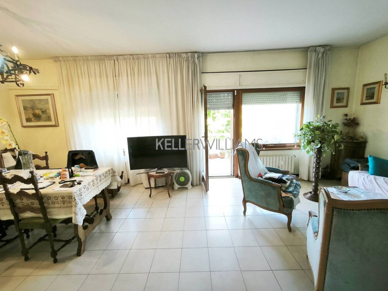 4 bedrooms Apartment in Rome, Italy No. 372914