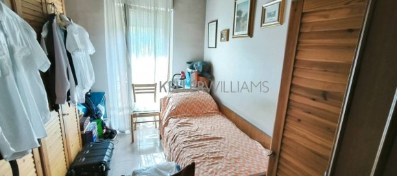 4 bedrooms Apartment in Rome, Italy No. 372914 11