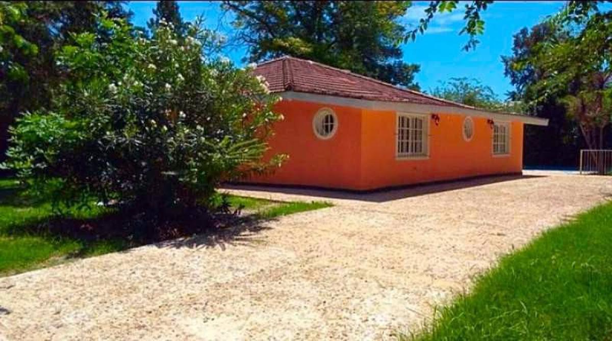 4 bedrooms Farm in Malvinas Argentinas, Argentina No. 48740