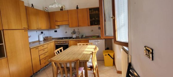 Квартира с 3 спальнями в Пистоя, Италия № 323823 2