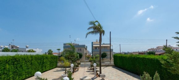 4 bedrooms Villa in Paralimni, Cyprus No. 23217 23