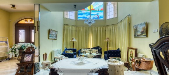 4 bedrooms Villa in Paralimni, Cyprus No. 23217 2