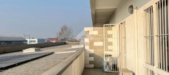 87m² Office in Romano di Lombardia, Italy No. 121199 3