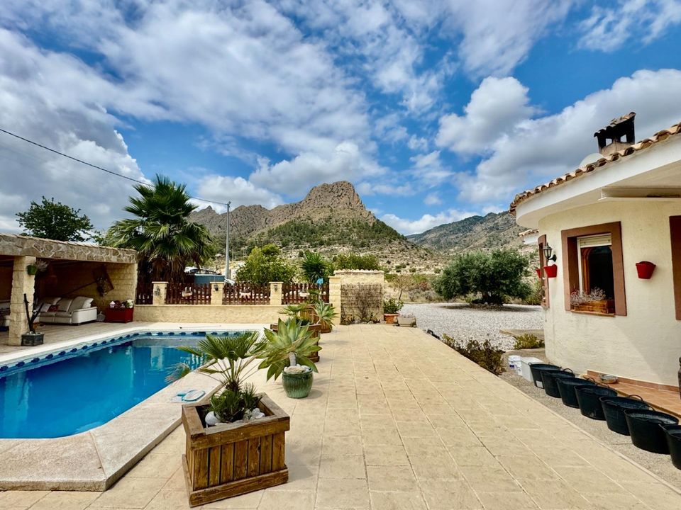 Villa de 5 dormitorios en Relleu, Spain No. 176513