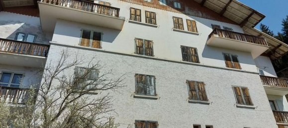 4 bedrooms Apartment in Sovramonte, Italy No. 372718 2