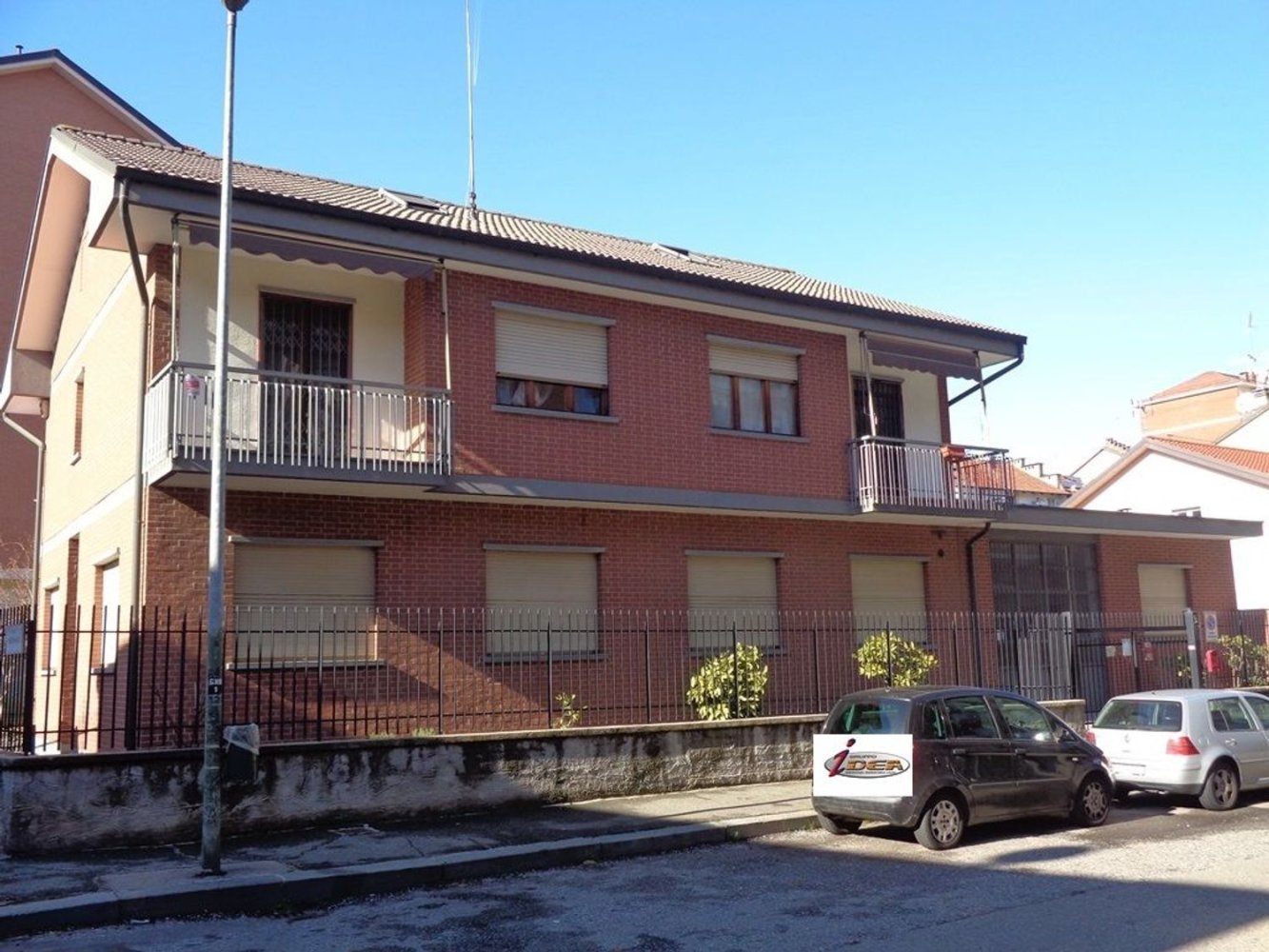 696m² Building in Turin, Italy No. 273144