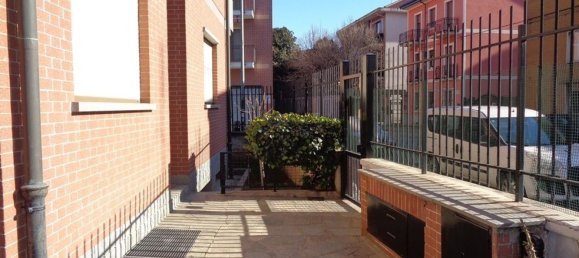 696m² Building in Turin, Italy No. 273144 6