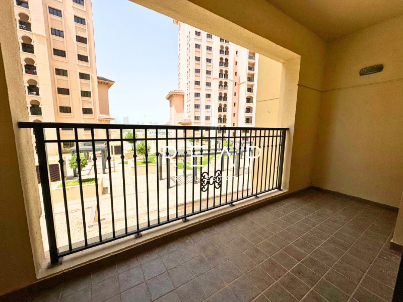 2 bedrooms Apartment in Dubai, UAE No. 30958