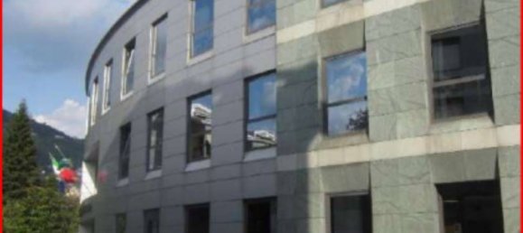 69m² Garage in Como, Italy No. 373767 2