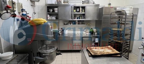 80m² Commercial property in Rome, Italy No. 380163 11