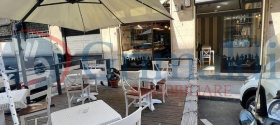 80m² Commercial property in Rome, Italy No. 380163 3