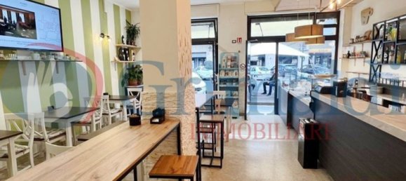 80m² Commercial property in Rome, Italy No. 380163 7