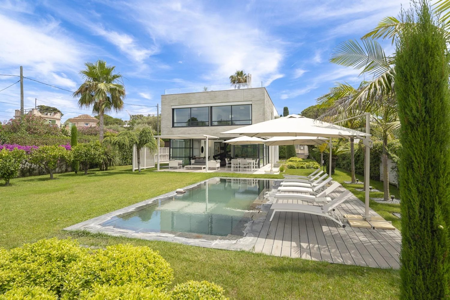 5 bedrooms Villa in Antibes, France No. 38245